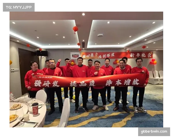 深圳团队协作明显提升 从单打独斗转向体系化进攻配合 深圳团队协作明显提升 从单打独斗转向体系化进攻配合